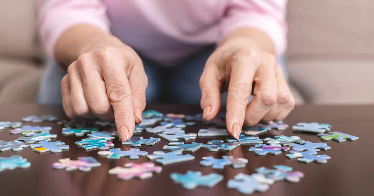 5 Fun Activities Caregivers Can Enjoy with Seniors While Self-Isolating