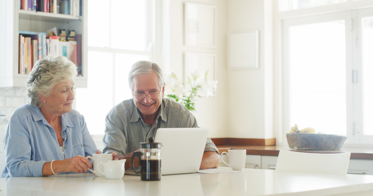 2-elderly-loved-one-with-dementia-at-home